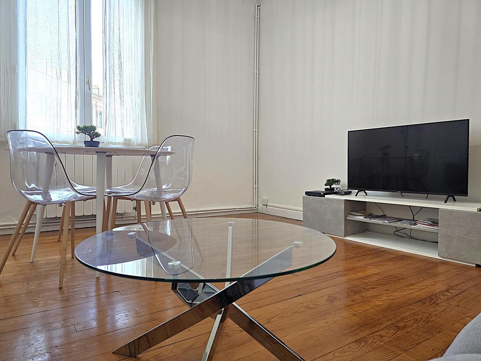 Le Bout Du Pont - 5 Min A Pied De La Gare Villebourbon Et De L'hypercentre - Vue Sur Pont Vieux - Grande Terrasse - 8 Couchages - 3 Spacieuses - 4 Lits - Places De Stationnement Gratuites Au Pied De L'immeuble