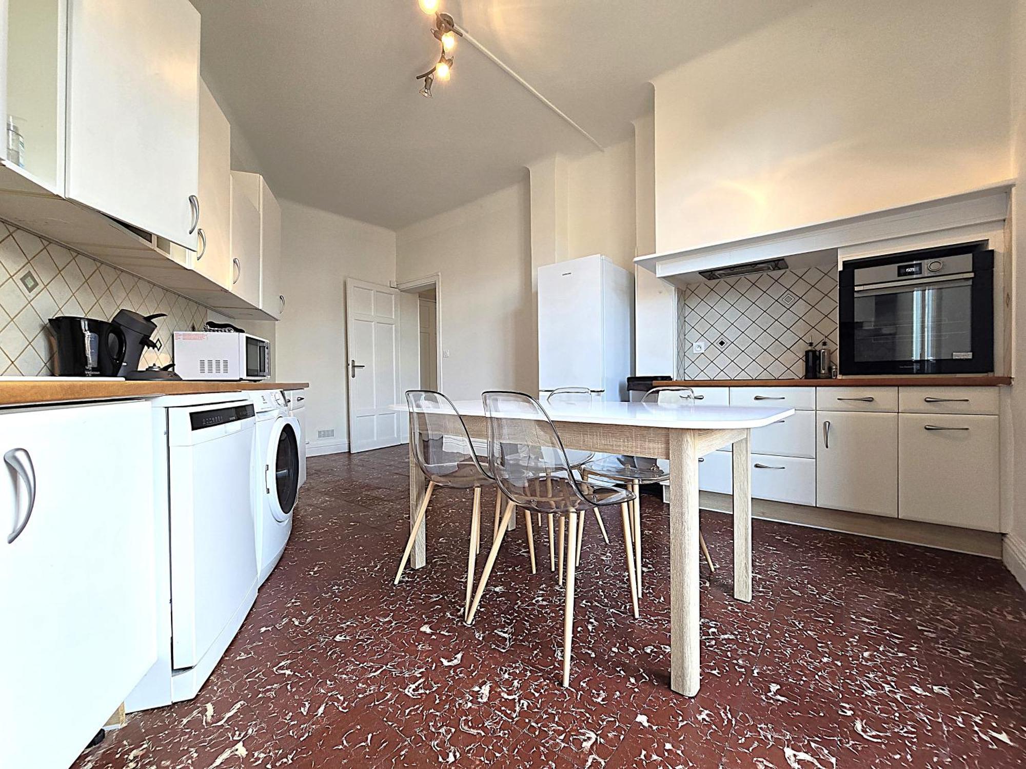 Le Bout Du Pont - 5 Min A Pied De La Gare Villebourbon Et De L'hypercentre - Vue Sur Pont Vieux - Grande Terrasse - 8 Couchages - 3 Spacieuses - 4 Lits - Places De Stationnement Gratuites Au Pied De L'immeuble Apartment *