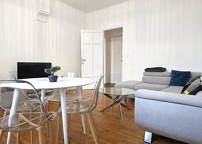 Le Bout Du Pont - 5 Min A Pied De La Gare Villebourbon Et De L\'Hypercentre - Vue Sur Pont Vieux - Grande Terrasse - 8 Couchages - 3 Chambres Spacieuses - 4 Lits - Places De Stationnement Gratuites Au Pied De L\'Immeuble